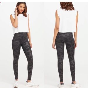 Spanx Faux Leather Matte Black Camo Leggings /Tights NWT Petite Size 2X